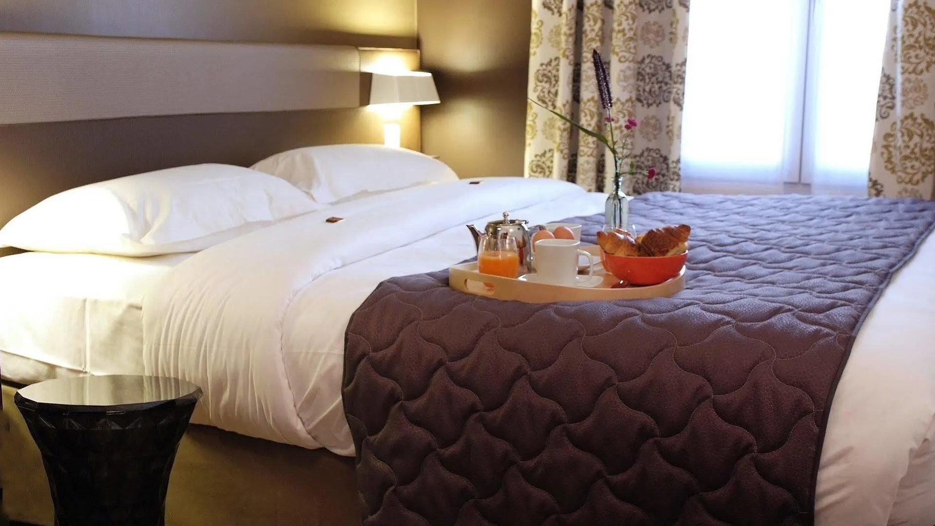 Hotel Hiro, New 2024 4*
